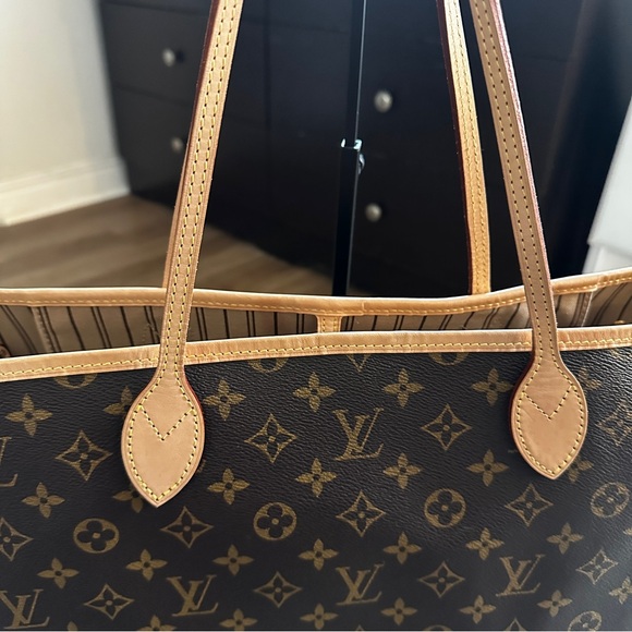 ❌SOLD❌Authentic Louis Vuitton Neverfull GM monogram - Picture 6 of 15